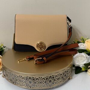 Crossbody bags with elegant and classic design